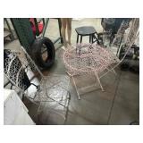 Metal flower patio set w/2 chairs and table,