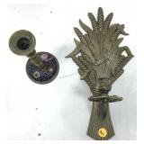 A lot of two different candlestick holders, one