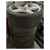 Set of 4-20in aluminum rims with mismatch tires