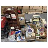 Pallet of household items incl. kitchen ware,