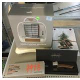 NIB Diner Chrome Jukebox Wireless Speaker,