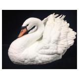 Lenox ï¿½The Graceful Swanï¿½ Porcelain Figurine