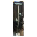 Metal floor lamp w/3 bulbs, approx 6ft tall