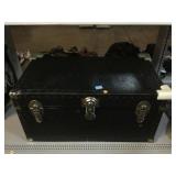 Large Vtg Chest. Approx 31x17x16in