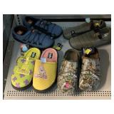 New Menï¿½s Slippers. Sizes 12/13.