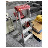 Louisville 4ft aluminum stepladder