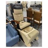 Human Touch T4 Pedicure Chair with Massage - Good