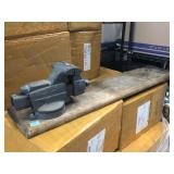 Craftsman rotating vise No.506-51811, mounted in