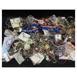 Fashion Jewelry Incl. Earrings, Necklaces & More