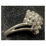 14k White Gold Ring W/15 Diamonds, Tw 2.7g, Sz 6.5