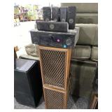 2 Realistic Speakers Nova-10 w/RCA home theater