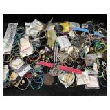 Fashion Jewelry Incl. Earrings, Necklaces & More