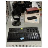 AKAI MPK MINI microphone blue and focusrite