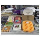 NEW Kitchen Items. Large Cube Ice Maker, Ice
