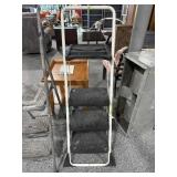 Cosco 3ft stepladder