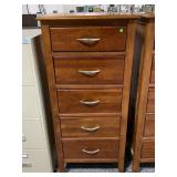 Bassett tall dresser w/5 drawers, approx 5ft tall