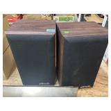 2 Polk Audio monitor series speakers, model 4