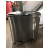 Songmics waste bin w/inserts, clean, approx