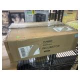 Turbro Neighborhood Pet Incubator, PH85A in box,