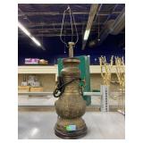Vintage Bronze Tone Metal Base Lamp.