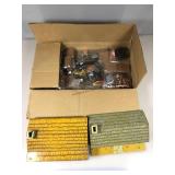 Complete in two boxes a childï¿½s old fort set up