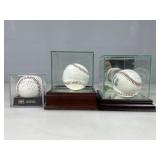 Mixed lot of autograped baseballs