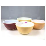 Set a four Pyrex, ovenware nesting bowls