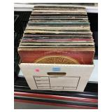 LP Records box Incl. Earth, Wind & Fire, Nat king