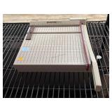 Boston 2612 Manual guillotine paper cutter