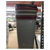 Plastic waste bins w/lids, 13.2 Gallons