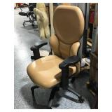 Rolling Deluxe Office Chair Item 105