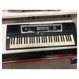 Yamaha YPT-210 61-key portable digital keyboard,