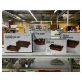 NIB Luxe Ruffled Baking Pans