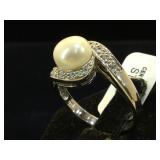 Sterling ring w/ clear  & a Pearl, size 10
