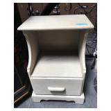 Small wooden record player stand - cubby fits 12