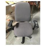 Rolling office chair