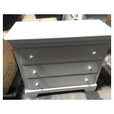 White wood 3 drawer dresser - one knob is loose