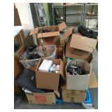Pallet lot of assorted household items,