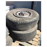 Set of 3 P235/75 R 15 tires on rims