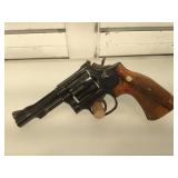Smith & Wesson revolver model 15-4 - 38 cal -