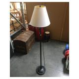 Metal based floor lamp