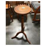 Early wood candle stand dovetailed legs - 2.5