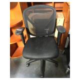 Rolling office chair