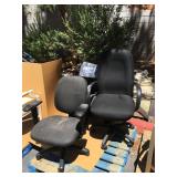 Lot incl. 3 office chairs