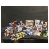 Lot of assorted Star Wars toys and mode