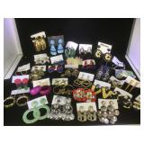 Approx. 35 pairs of new earrings