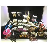 Approx. 35 pairs of new earrings