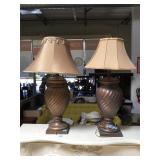 Pair of matching table top lamps, approx 32