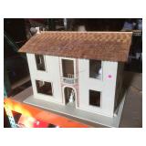 Wooden doll house, approx 30x20x20 inches