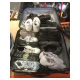 Luggage case w/shoes assorted size mostly good